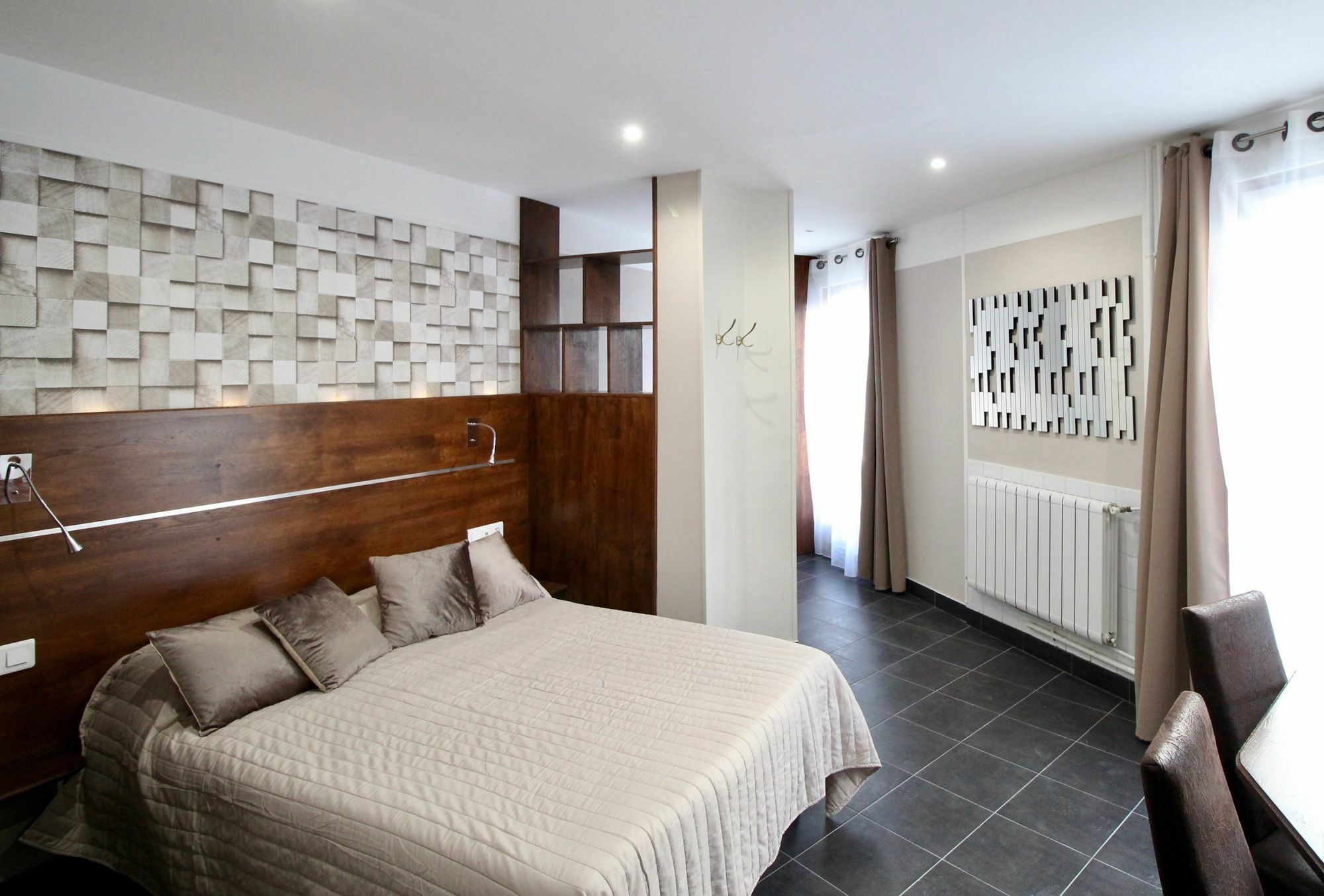 Hotel Des Pyrenees Париж Экстерьер фото