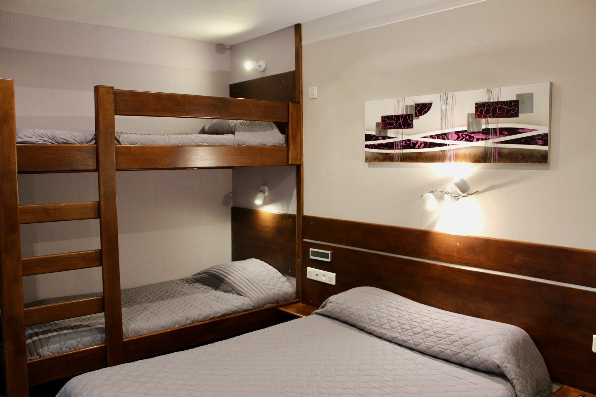 Hotel Des Pyrenees Париж Экстерьер фото